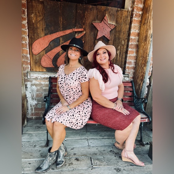 ccdancequeen is LIVE!! 🎉 Like this listing to be notified of my LIVE shows!! - Picture 9 of 15